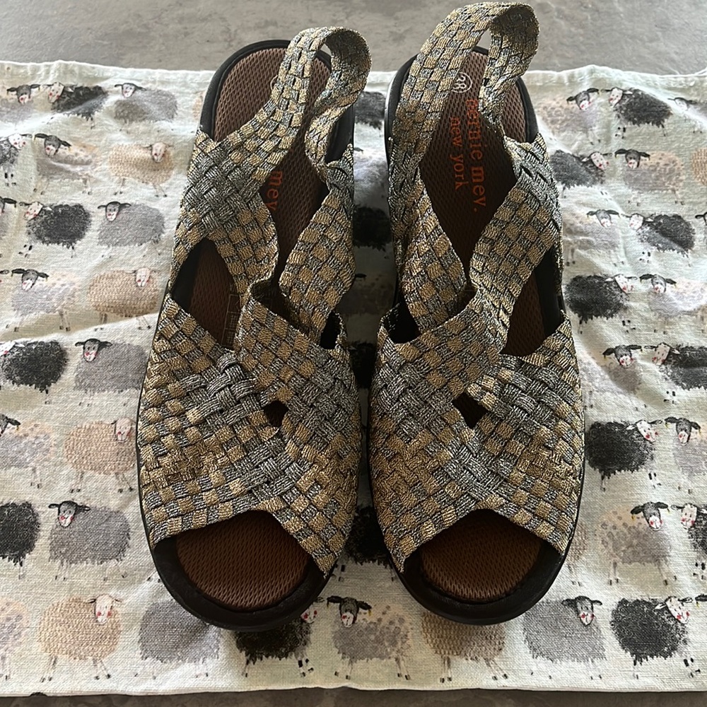 Bernie Mev bronze/pewter woven wedge sandal 38